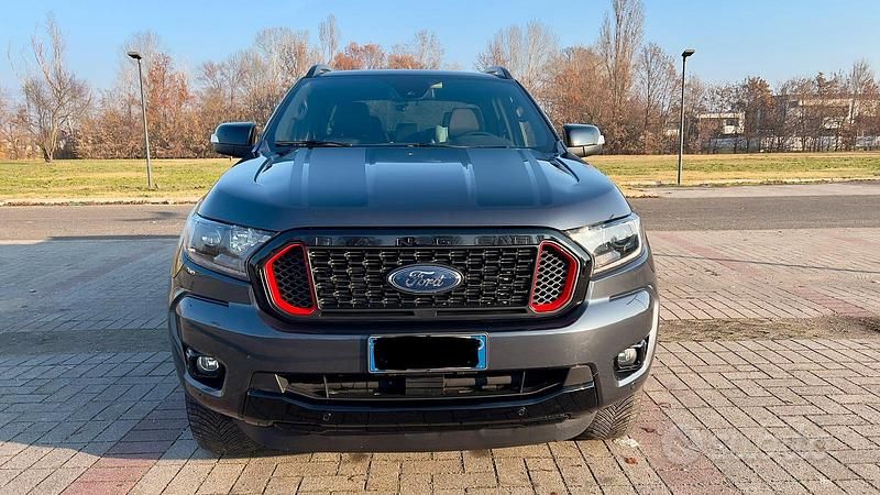 Usata Ford Ranger 213 CV (156 kW) 2022 Grigio Pick-up