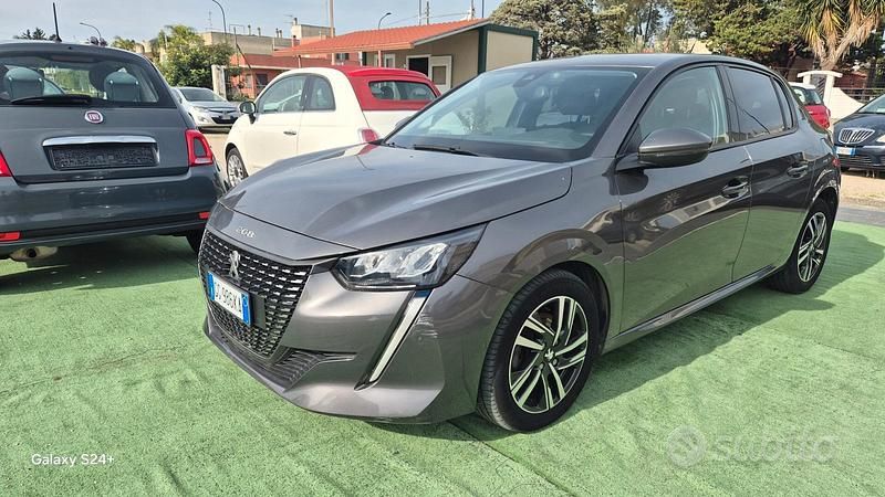 Usata Peugeot 208 GT 100 CV (73 kW) 2021 Grigio Utilitaria