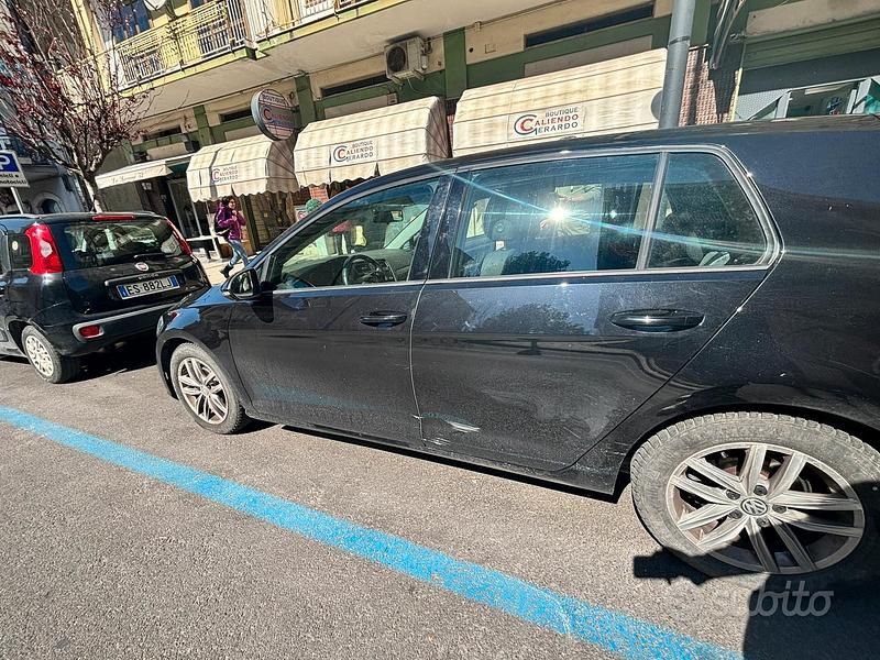 Usata VW Golf VII 130 CV (95 kW) 2019 Nero Utilitaria