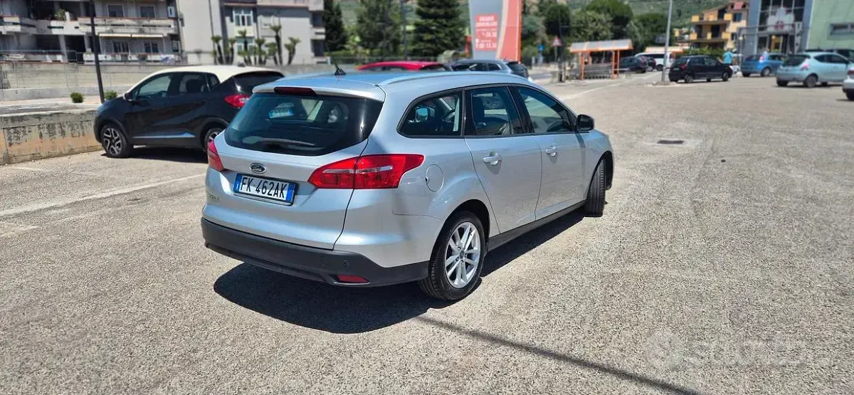 Usata Ford Focus 95 CV (69 kW) 2017 Grigio Station wagon