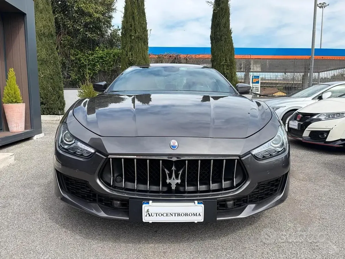 Usata Maserati Ghibli GranLusso 350 CV (257 kW) 2022 Grigio Berlina