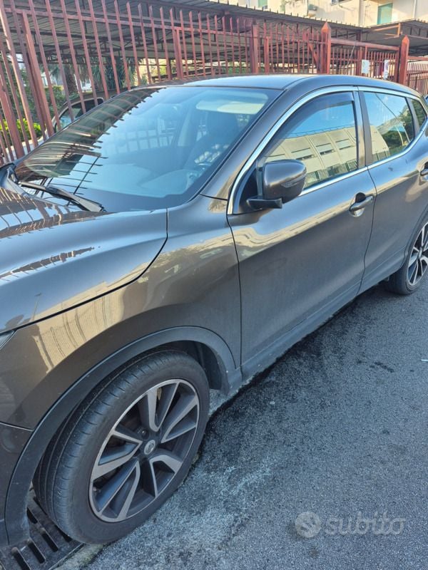 Usata Nissan Qashqai 131 CV (96 kW) 2015 Marrone SUV