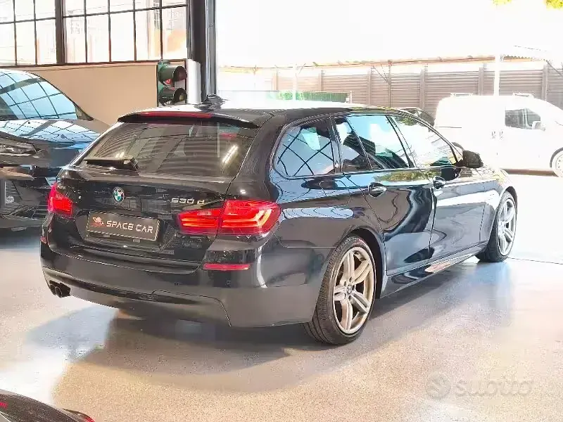 Usata BMW 530 Comfort Edition 258 CV (189 kW) 2015 Nero Station wagon