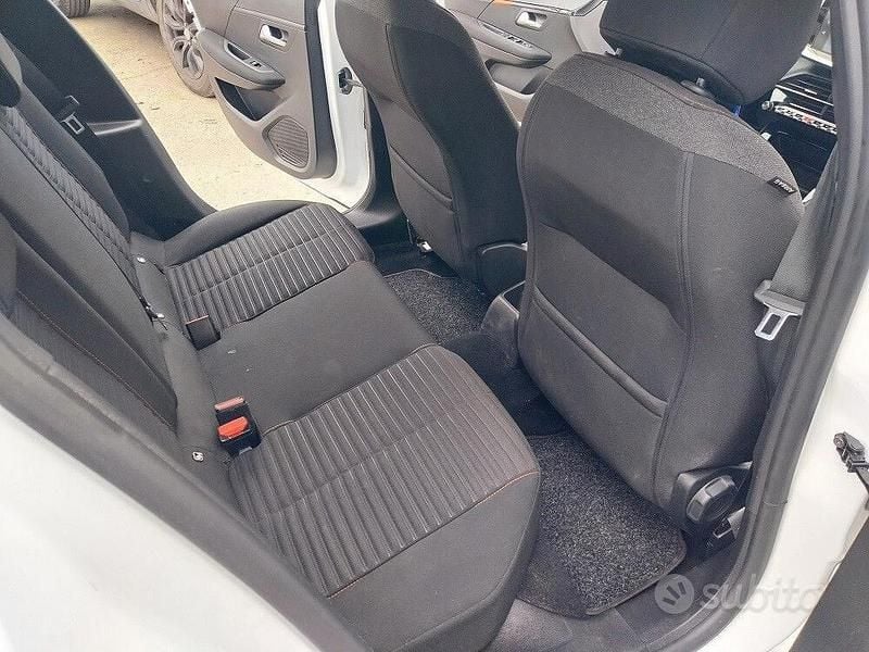 Usata Peugeot 208 Allure 101 CV (74 kW) 2023 Bianco Utilitaria