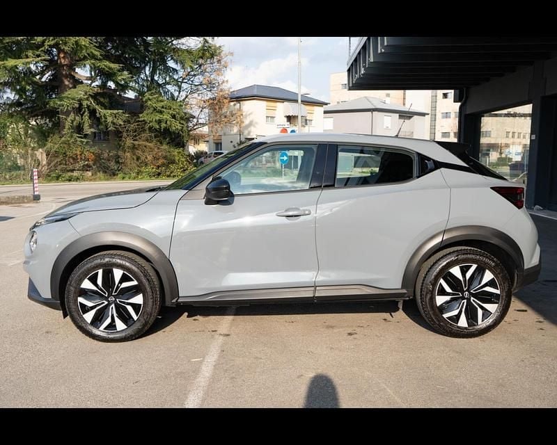 Usata Nissan Juke Acenta 114 CV (83 kW) 2022 Ceramic gray SUV