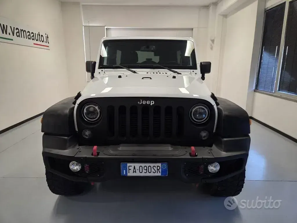 Usata Jeep Wrangler Unlimited Rubicon 200 CV (147 kW) 2015 Bianco SUV