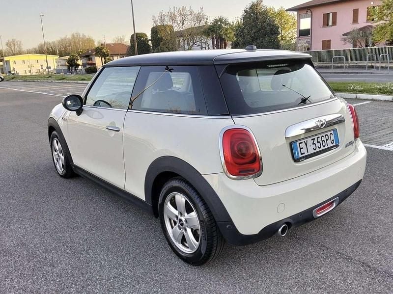 Usata Mini Cooper D 116 CV (85 kW) 2015 Beige Utilitaria