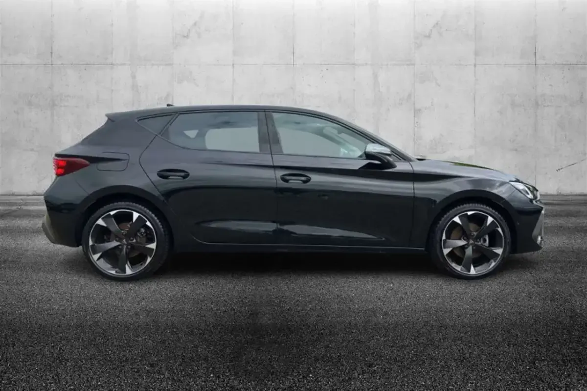 Usata Cupra Leon 150 CV (110 kW) 2025 Nero Berlina