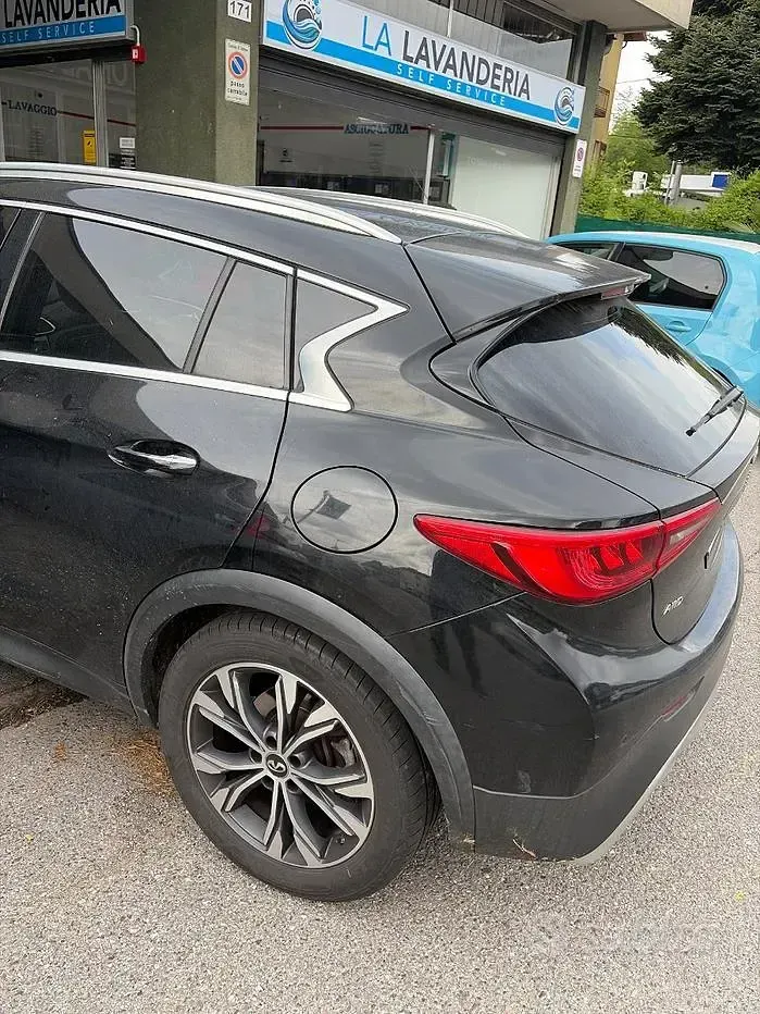 Usata Infiniti QX30 170 CV (125 kW) 2017 Nero SUV