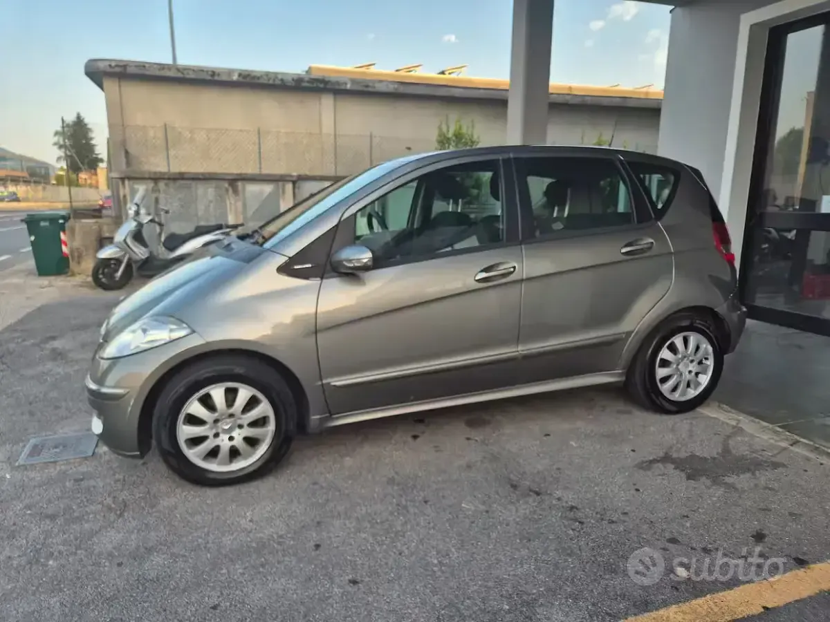 Usata Mercedes A180 Elegance 109 CV (80 kW) 2008 Marrone Berlina