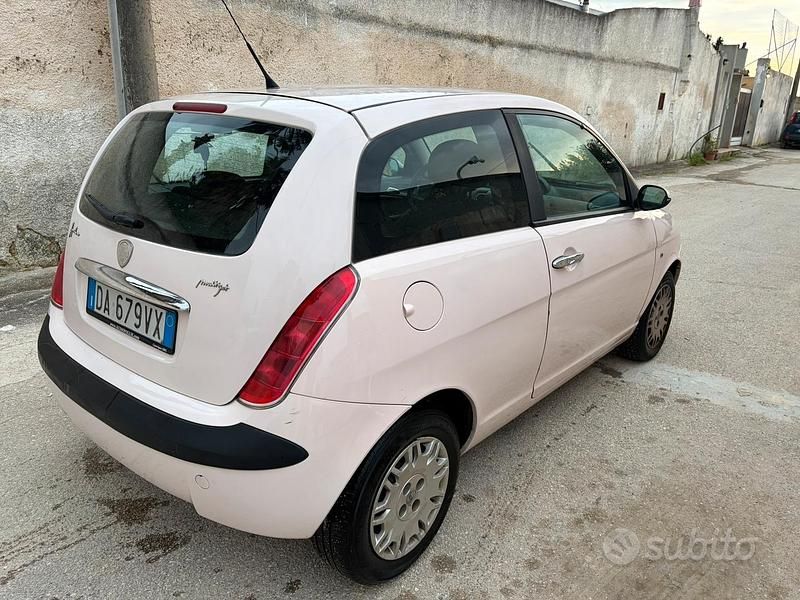 Usata Lancia Ypsilon 2006 Utilitaria