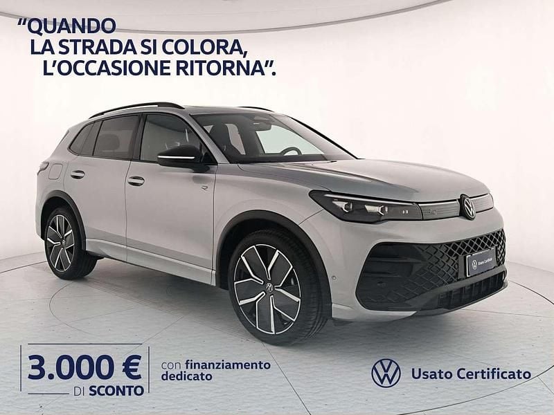 Nuova VW Tiguan R-line Plus 150 CV (110 kW) 2026 Dolomite silver metallizzato SUV