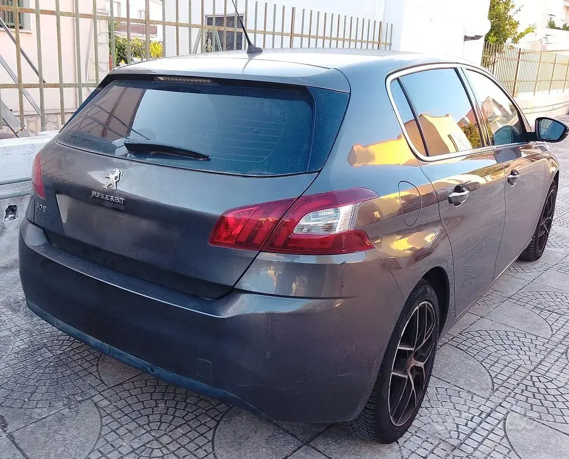 Usata Peugeot 308 116 CV (85 kW) 2014 Grigio Berlina