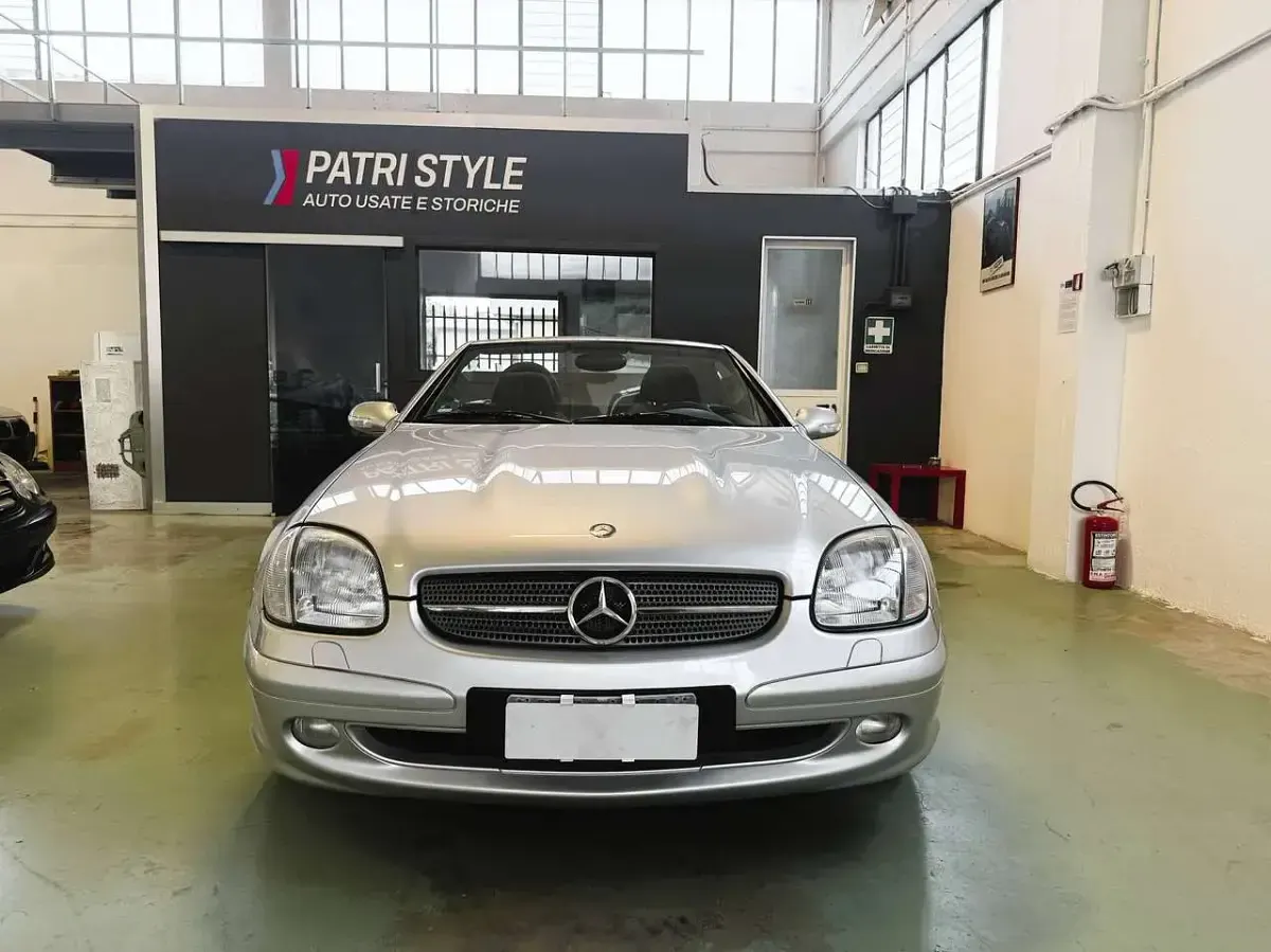 Usata Mercedes SLK320 218 CV (160 kW) 2004 Argento Cabrio