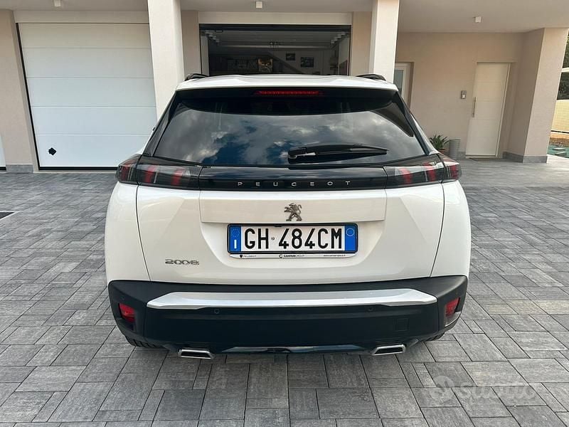 Usata Peugeot 2008 Allure 131 CV (96 kW) 2022 SUV