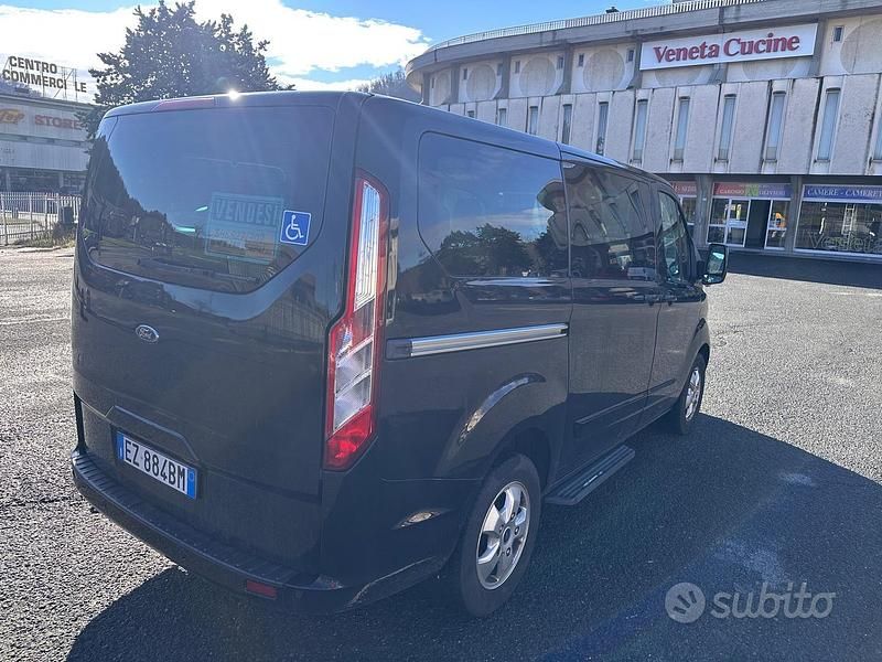 Usata Ford Tourneo Titanium 125 CV (91 kW) 2015 Nero Monovolume