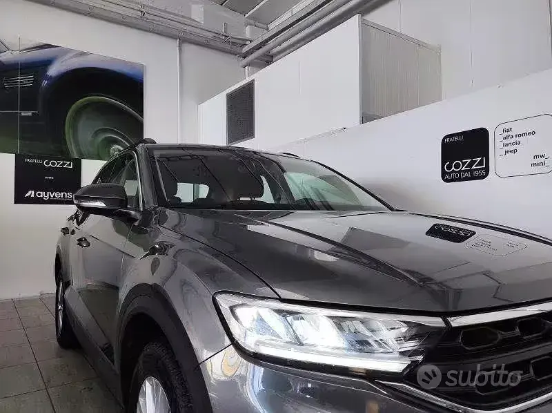 Usata VW T-Roc Life 116 CV (85 kW) 2023 Grigio SUV