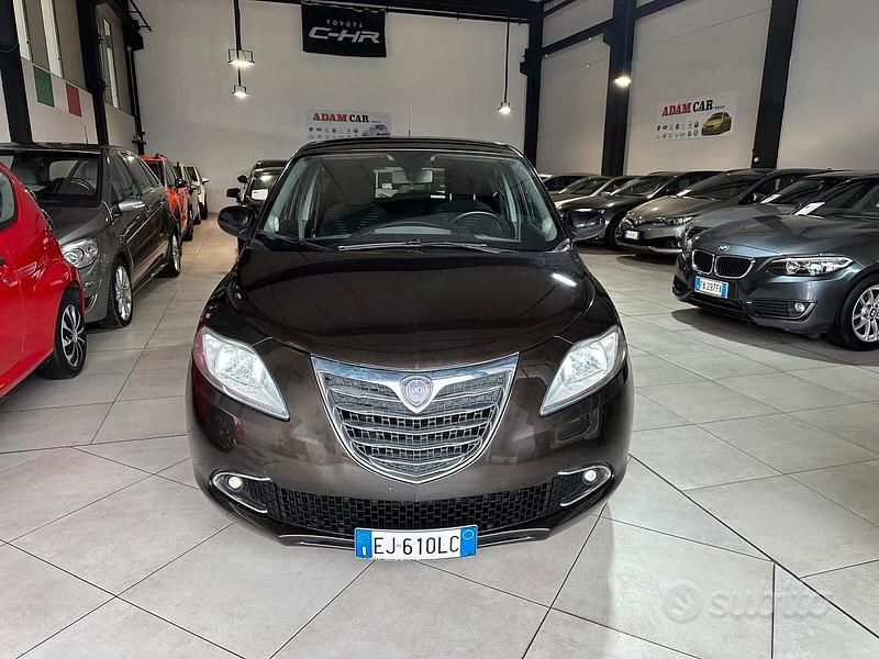 Usata Lancia Ypsilon Silver 69 CV (50 kW) 2011 Marrone Utilitaria