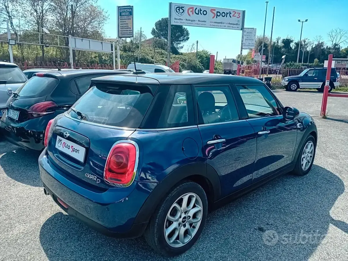 Usata Mini Cooper 116 CV (85 kW) 2017 Blu Utilitaria
