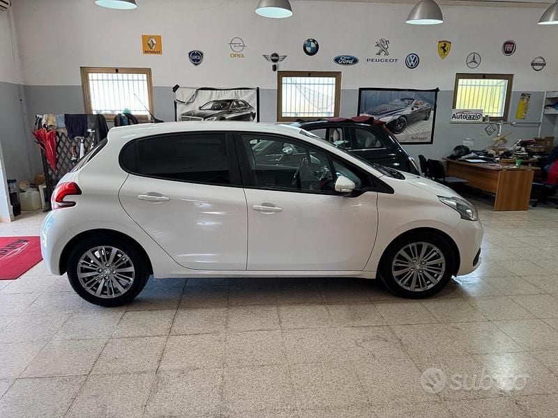 Usata Peugeot 208 Allure 101 CV (74 kW) 2019 Bianco Utilitaria