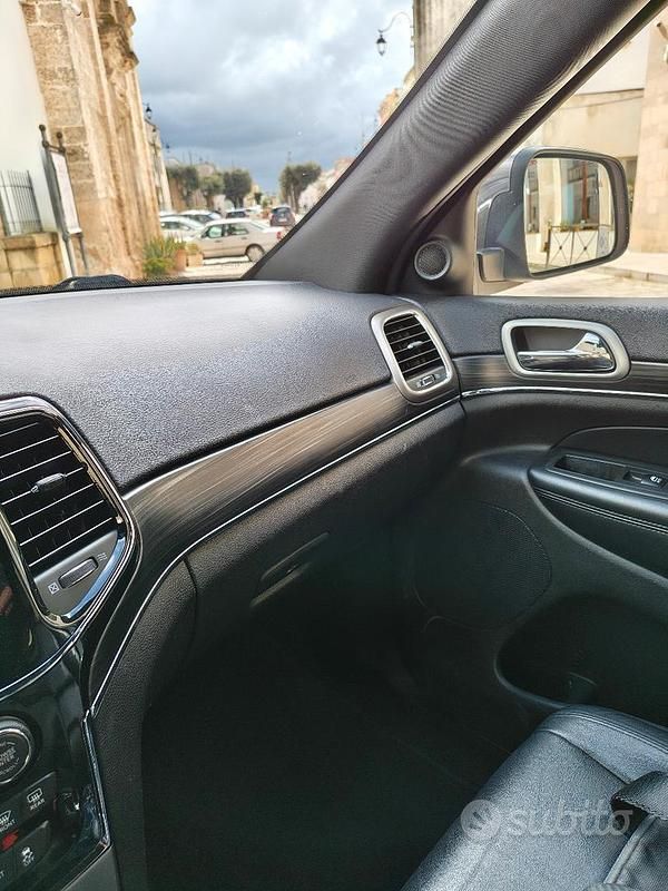 Usata Jeep Grand Cherokee 240 CV (176 kW) 2020 Grigio SUV