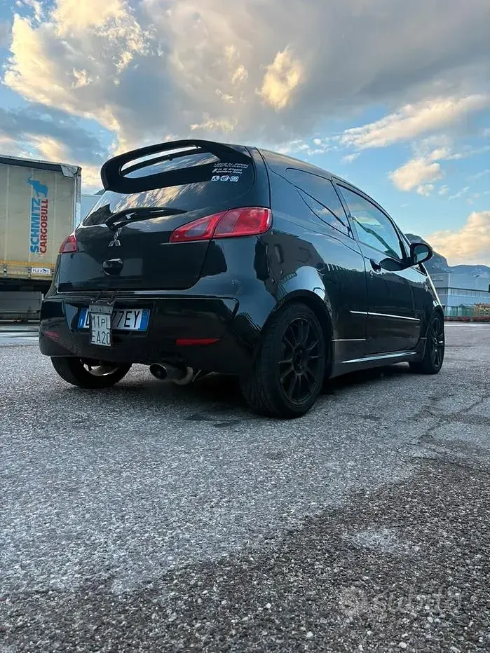 Usata Mitsubishi Colt 150 CV (110 kW) 2007 Nero Utilitaria