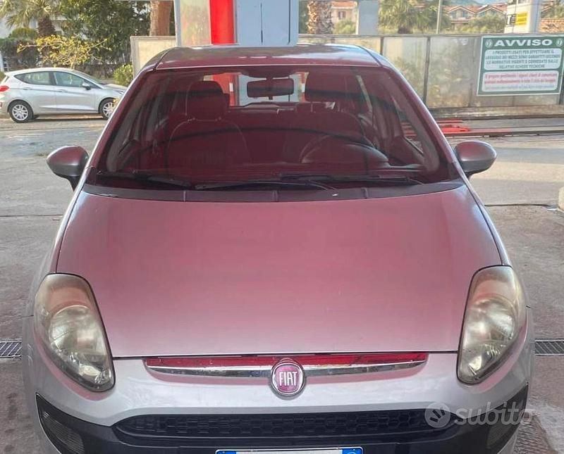 Usata Fiat Punto 75 CV (55 kW) 2011 Grigio Utilitaria