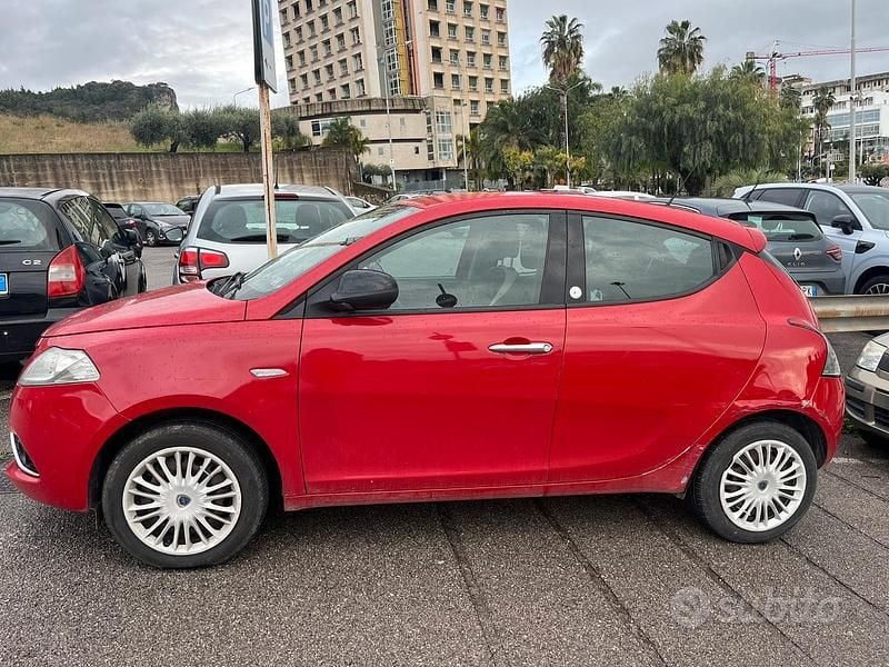Rosso Usata 2017 Lancia Ypsilon Utilitaria | 5000 € (Super prezzo) - Immagine 1/4
