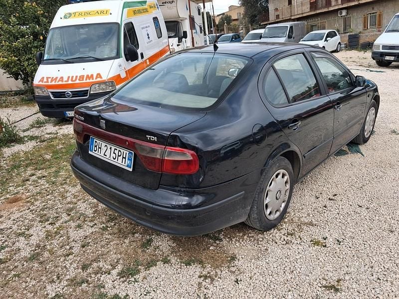 Usata Seat Toledo Stella 110 CV (80 kW) 1999 Nero Berlina