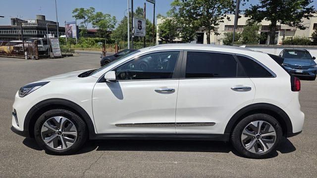 Usata Kia Niro 28 kW (39 CV) 2021 Bianco SUV