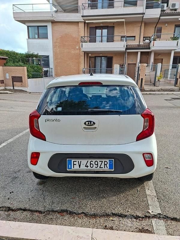 Usata Kia Picanto 63 CV (46 kW) 2018 Bianco Utilitaria
