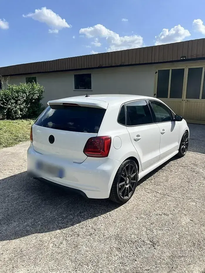 Usata VW Polo 85 CV (62 kW) 2015 Bianco Berlina