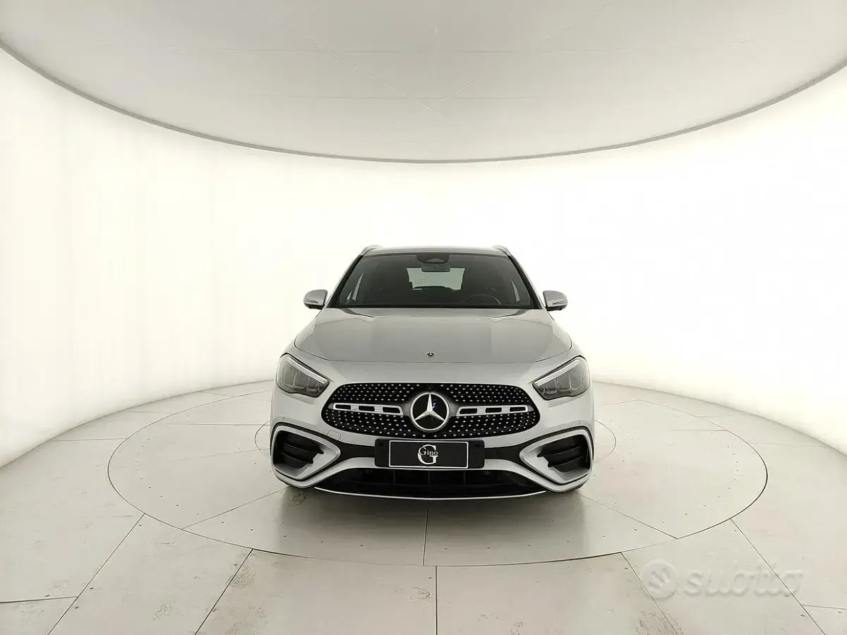 Usata Mercedes GLA200 Advanced Plus 150 CV (110 kW) 2024 Grigio SUV
