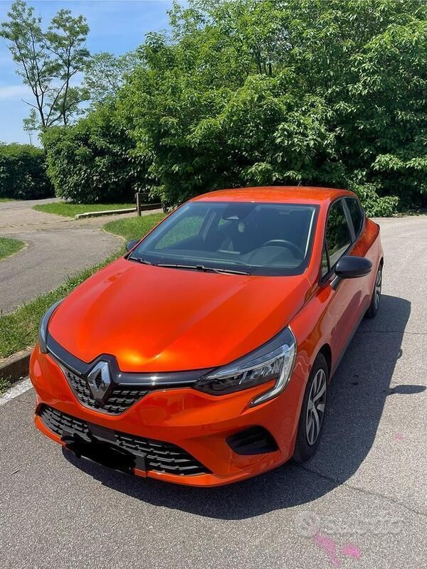 Usata Renault Clio V Equilibre 91 CV (66 kW) 2023 Arancione Berlina