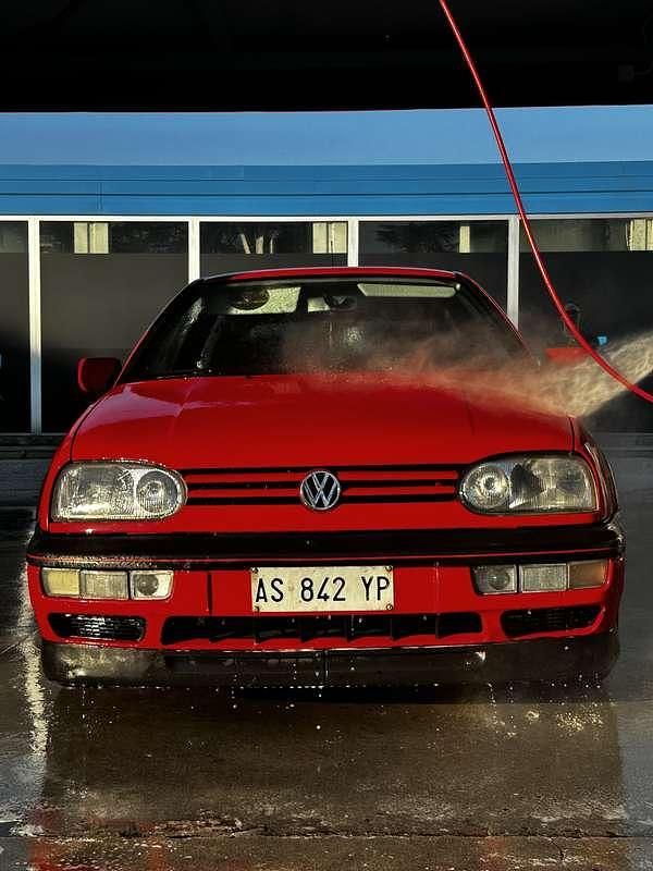Usata 1998 VW Golf IV Edition Tre volumi | 10.000 € (Cara) - Immagine 1/4
