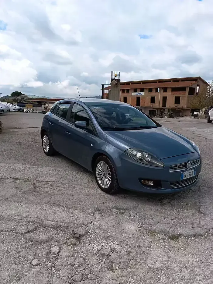 Usata Fiat Bravo Active 120 CV (88 kW) 2012 Blu Utilitaria