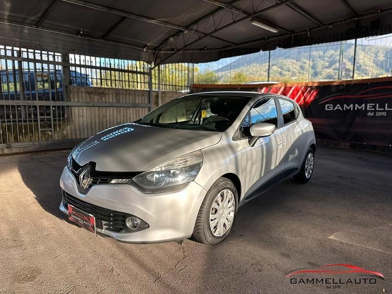 Usata Renault Clio IV 75 CV (55 kW) 2014 Argento Berlina