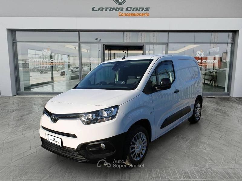 Usata Toyota Proace 102 CV (75 kW) 2023 Bianco Monovolume