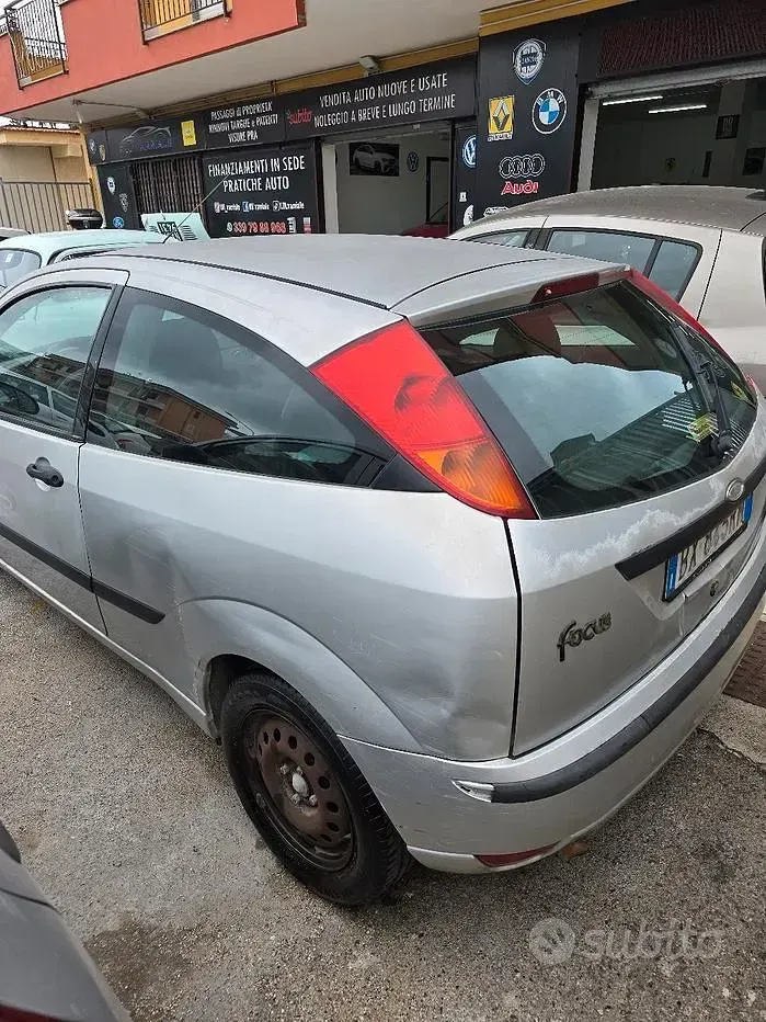 Usata Ford Focus 2002 Grigio Utilitaria