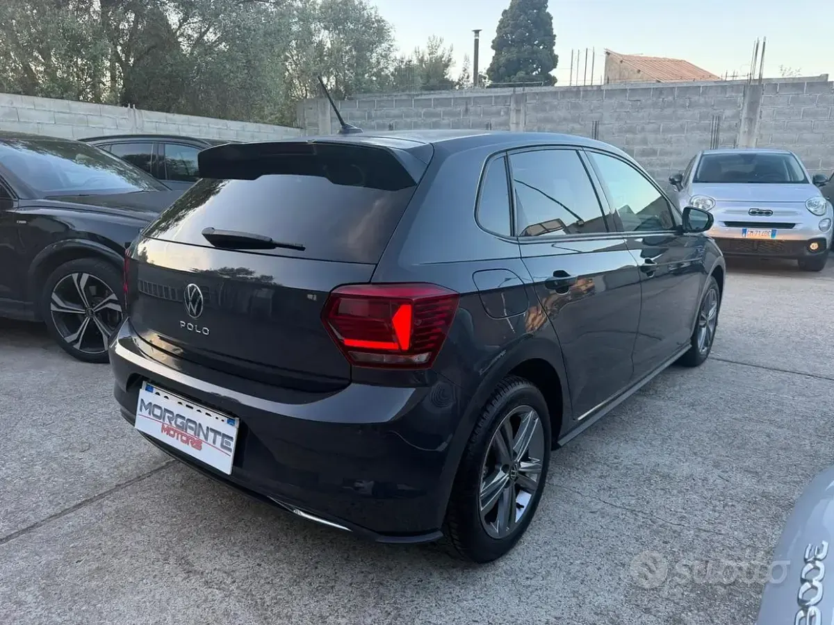 Usata VW Polo R-line 150 CV (110 kW) 2021 Grigio Utilitaria