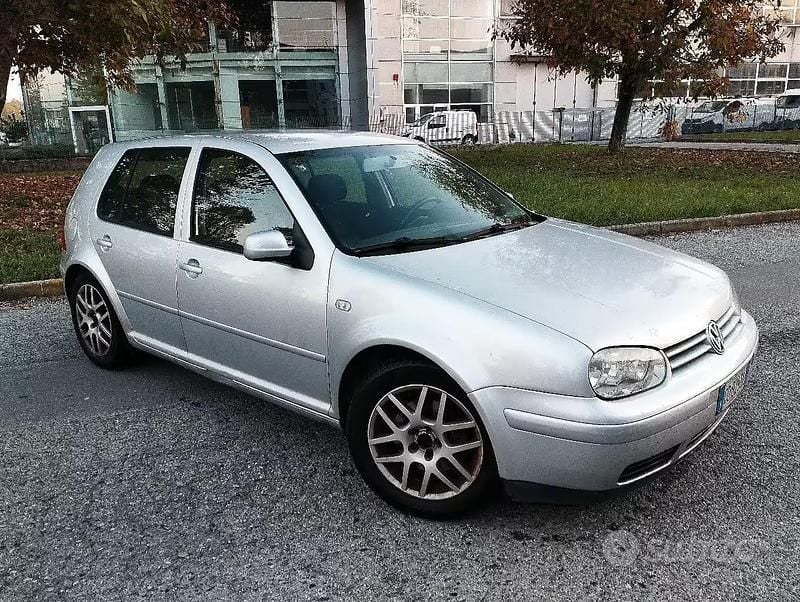 Usata VW Golf IV Highline 130 CV (95 kW) 2003 Grigio Berlina