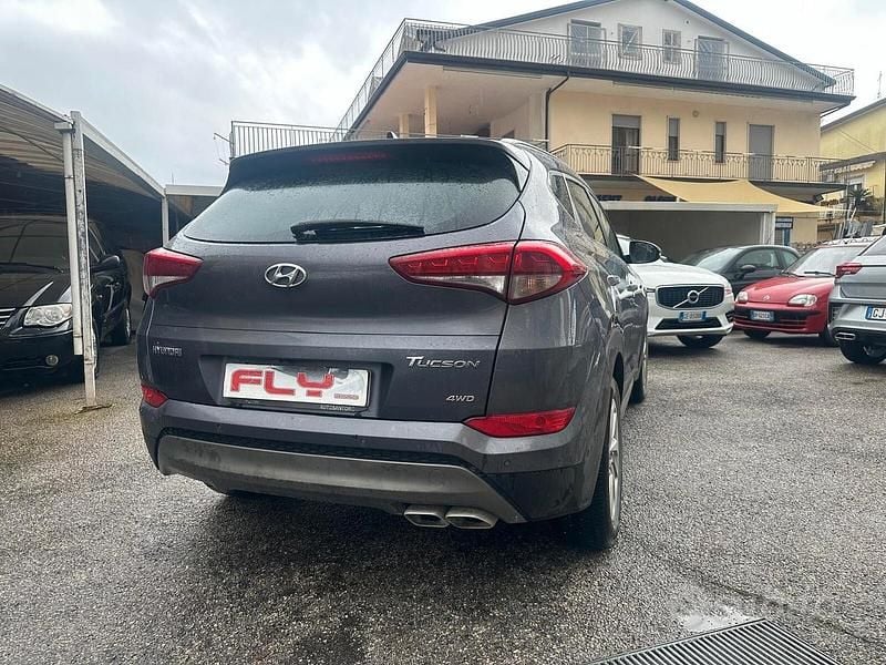 Usata Hyundai Tucson Comfort 136 CV (100 kW) 2015 Grigio SUV