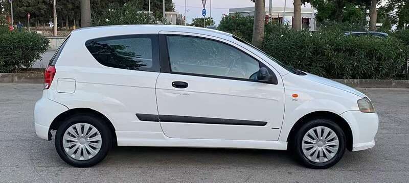 Bianco Usata 2005 Chevrolet Kalos SE Tre volumi | 1100 € (Super prezzo) - Immagine 1/4