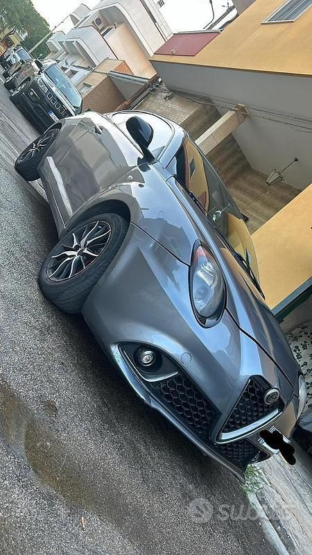 Grigio Usata 2009 Alfa Romeo MiTo Distinctive Due volumi | 3000 € (Buon prezzo) - Immagine 1/4
