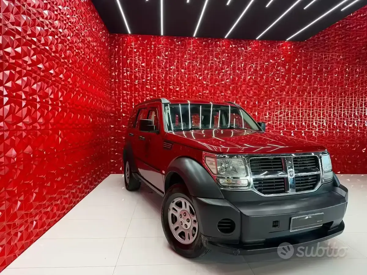 Usata Dodge Nitro 177 CV (130 kW) 2008 Rosso SUV