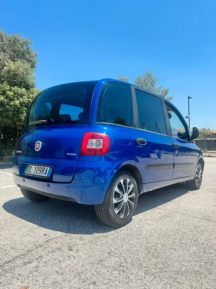 Usata Fiat Multipla 120 CV (88 kW) 2007 Bluazzurro Monovolume
