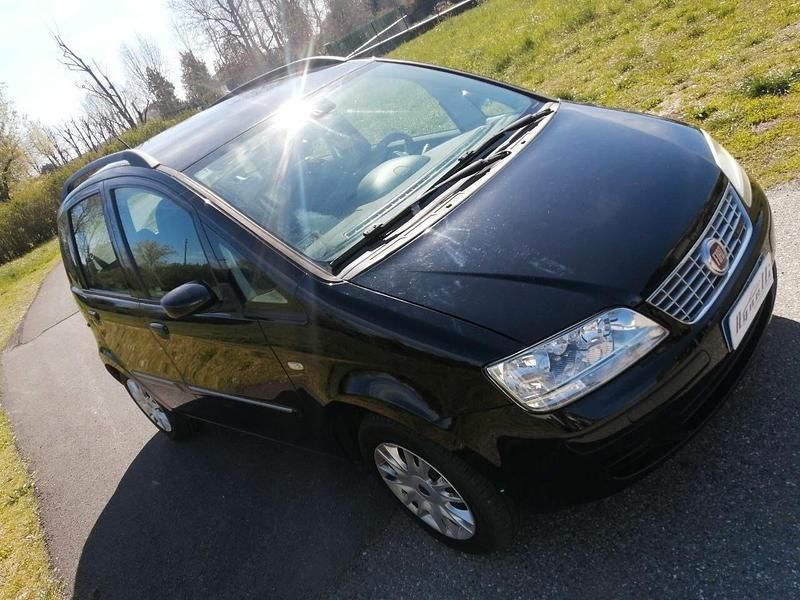 Usata Fiat Idea 70 CV (51 kW) 2009 Nero Monovolume