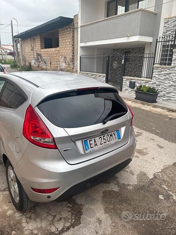 Usata Ford Fiesta 2010 Grigio Utilitaria