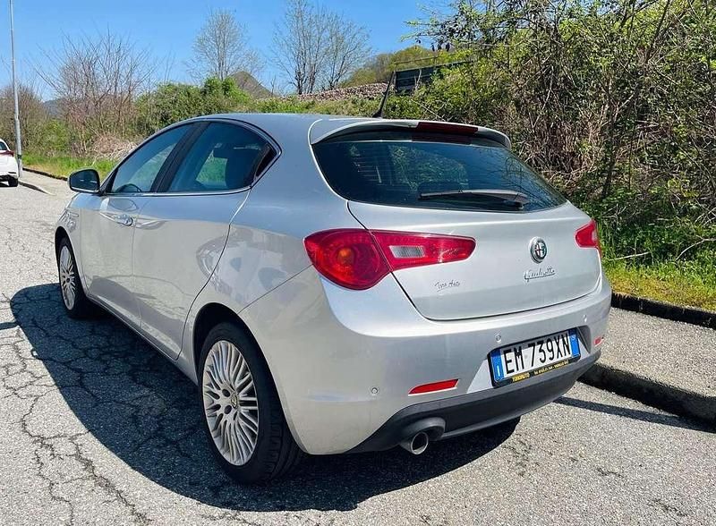 Usata 2012 Alfa Romeo Giulietta Exclusive Due volumi | 10.500 € (Molto cara) - Immagine 1/4