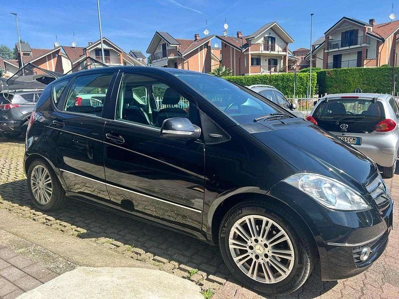 Usata Mercedes A180 Executive 109 CV (80 kW) 2011 Nero Berlina